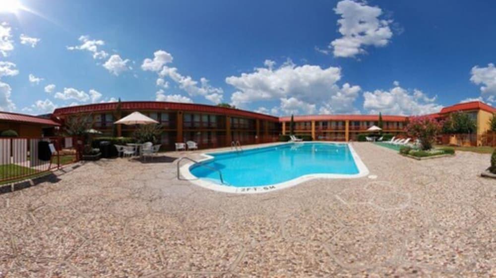 Quality Inn Ada Near University Kültér fotó