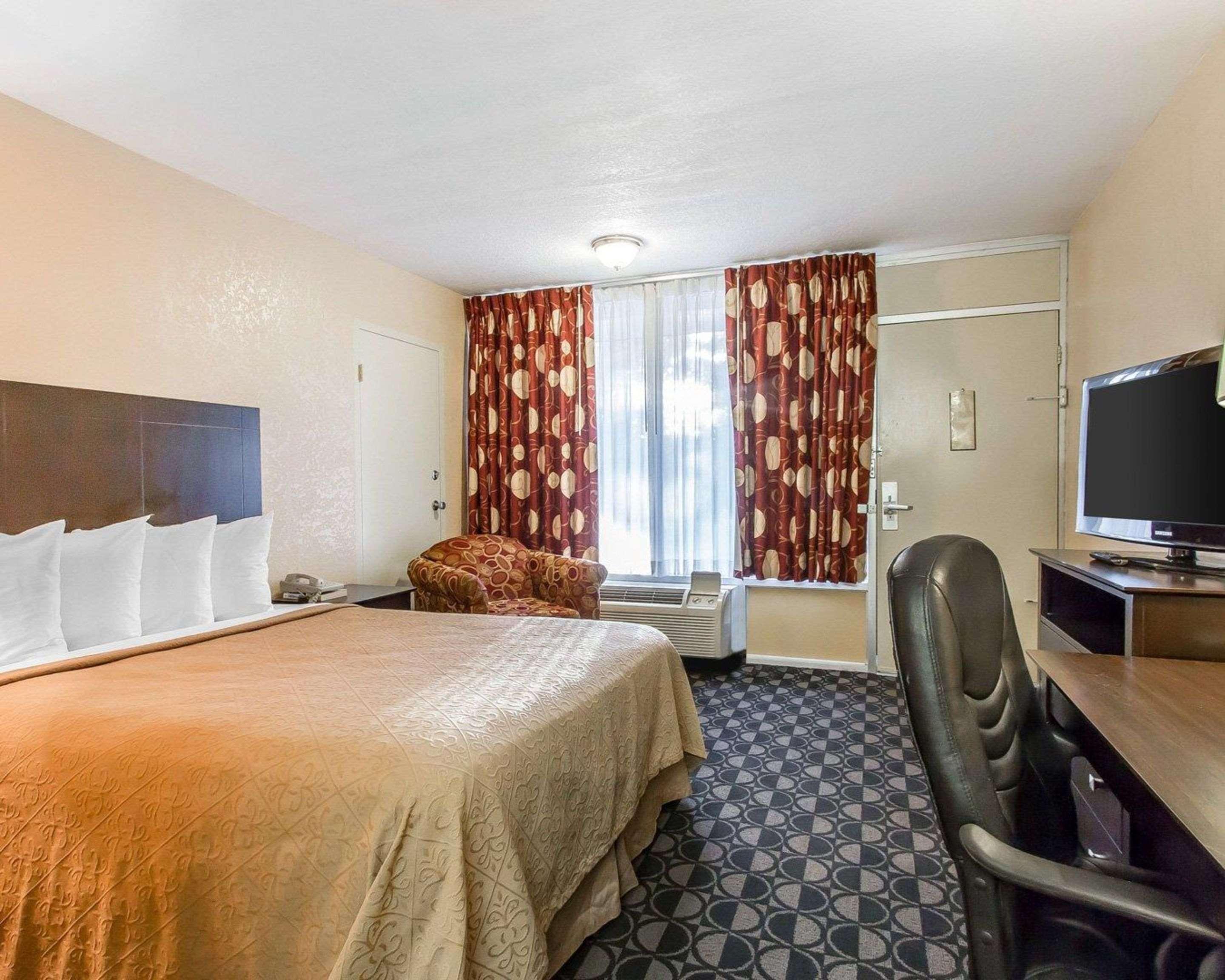 Quality Inn Ada Near University Kültér fotó